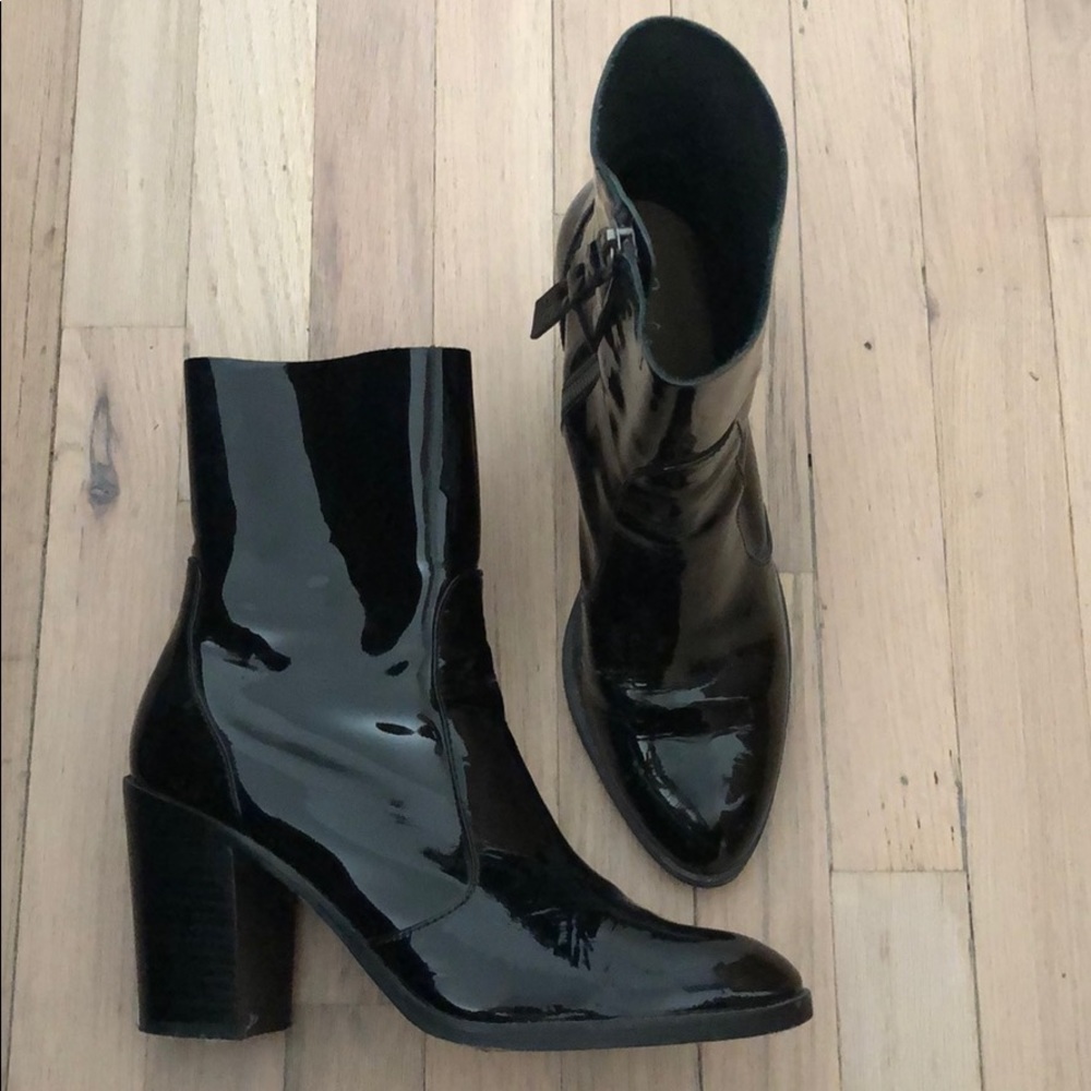 Splendid patent leather boots